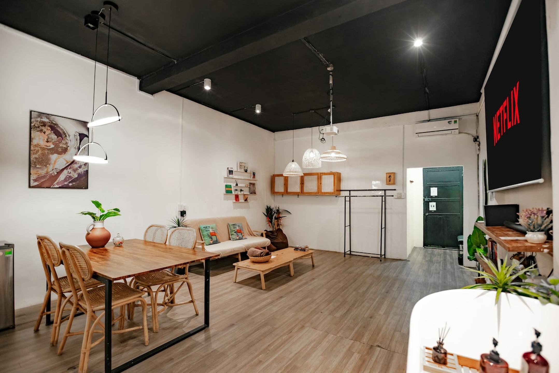 listing_images/193250e7-8ce6-de68-3f64-aae5d81e3b01.jpeg