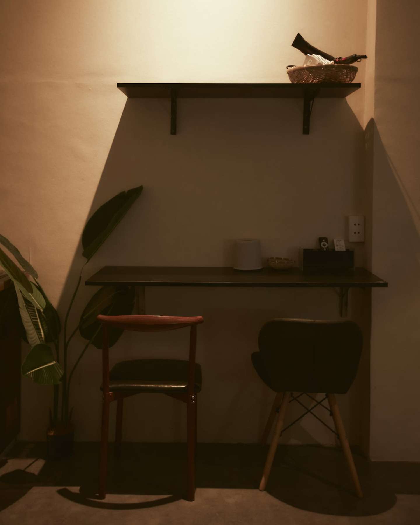 listing_images/7a7b83ed-94d3-7bda-05cf-dc40e4d84a91.jpeg