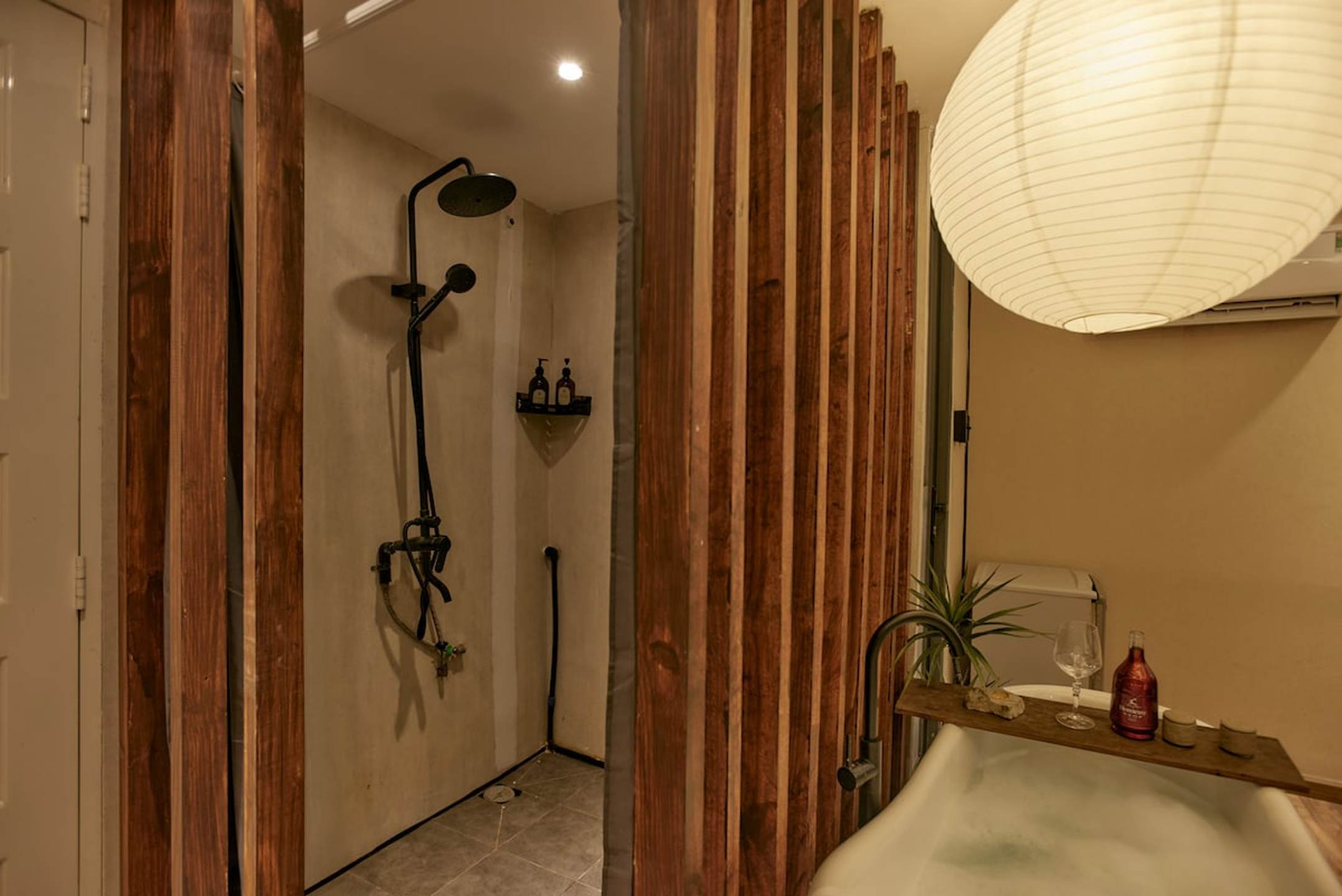 listing_images/42799423-b9ac-2c27-67db-f37d01f6785f.jpeg