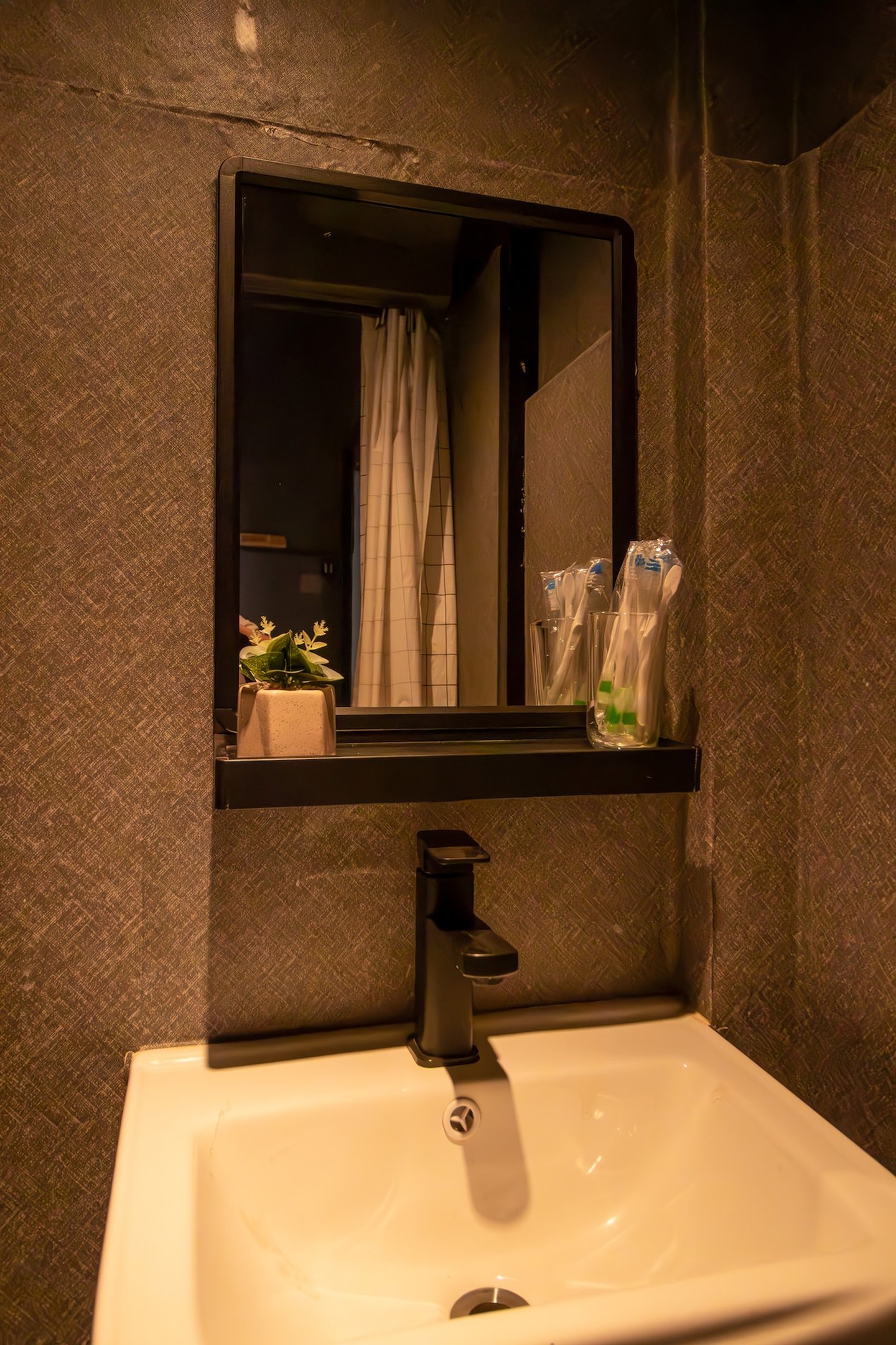 listing_images/52d385f1-e005-7f80-5d49-284211c81c32.jpeg