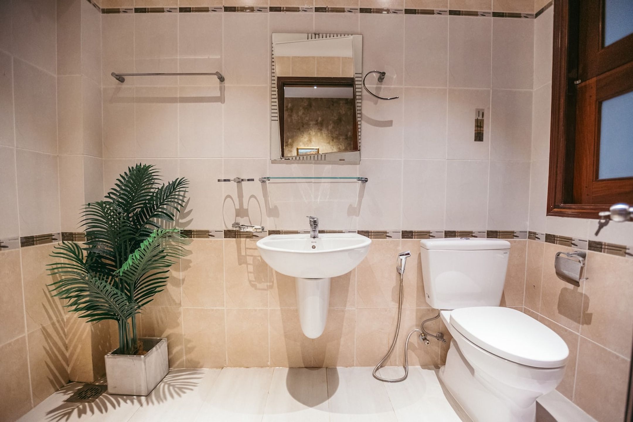 listing_images/5b329a80-8d01-81cc-9c74-a228d7ff42cd.jpeg