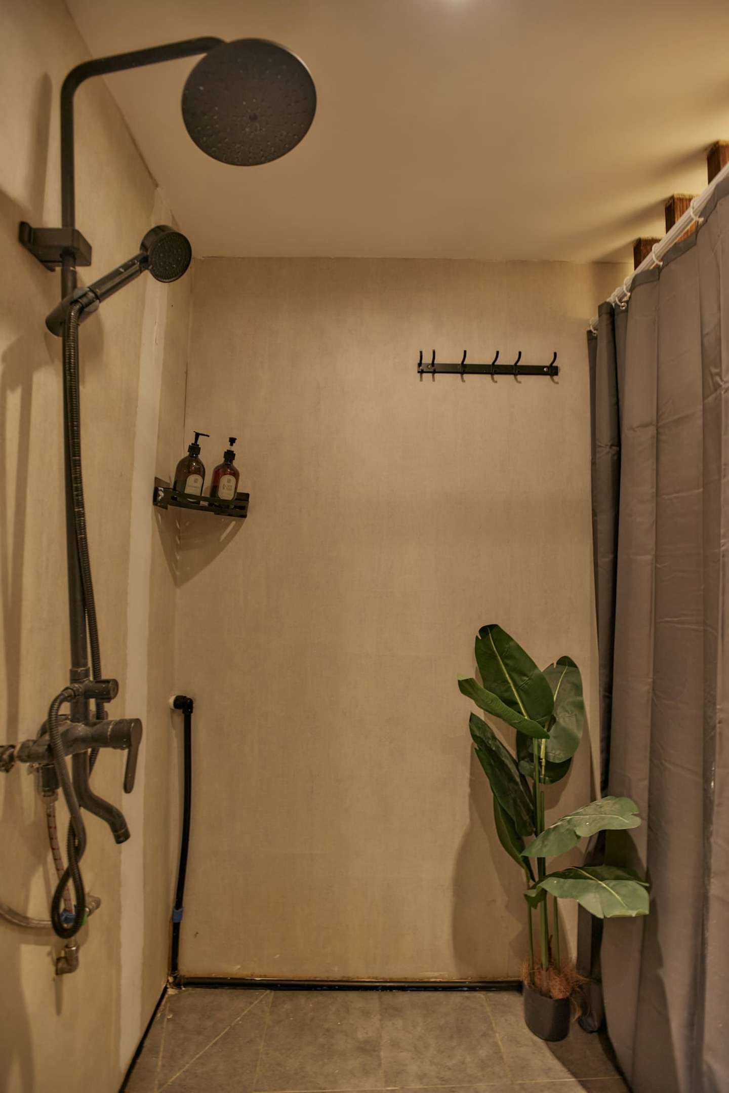 listing_images/61e81566-d78c-5388-9326-8d6ce2ad9e21.jpeg