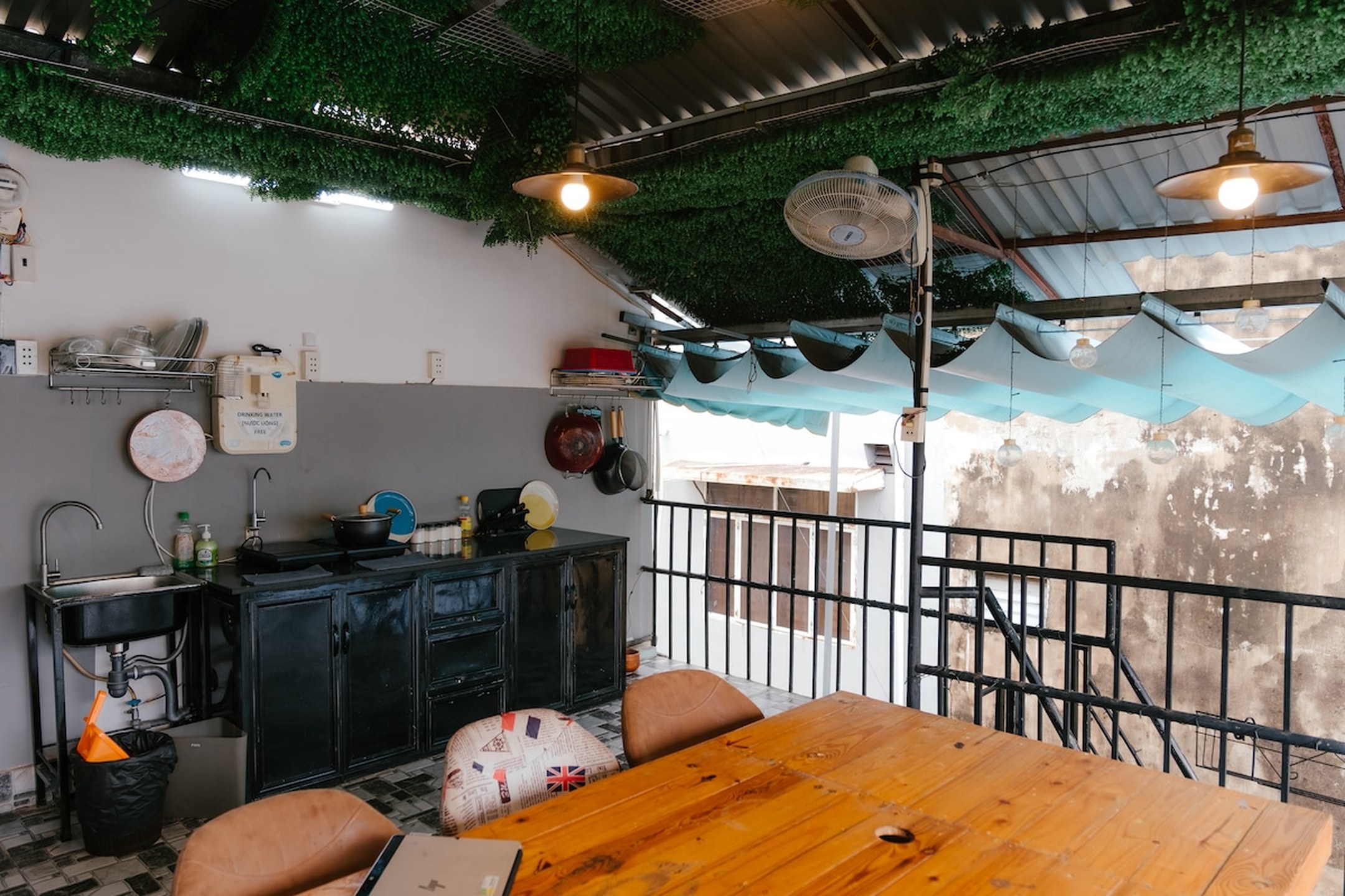 listing_images/8a713eb7-3ba5-38ba-d8da-d9376e7037cd.jpeg