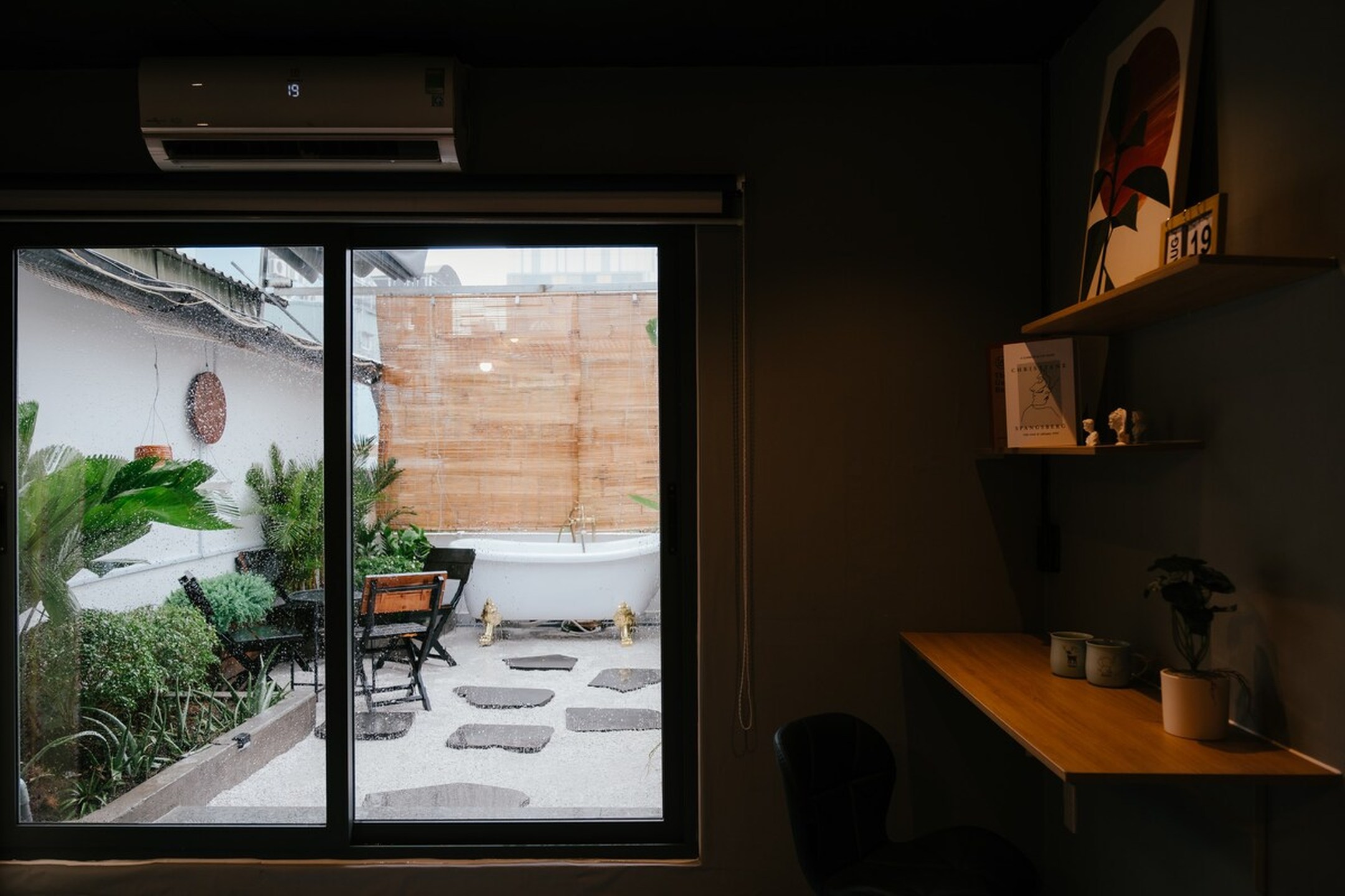 listing_images/acc9a182-583d-5fd5-01e6-f7b4c80171f0.jpeg