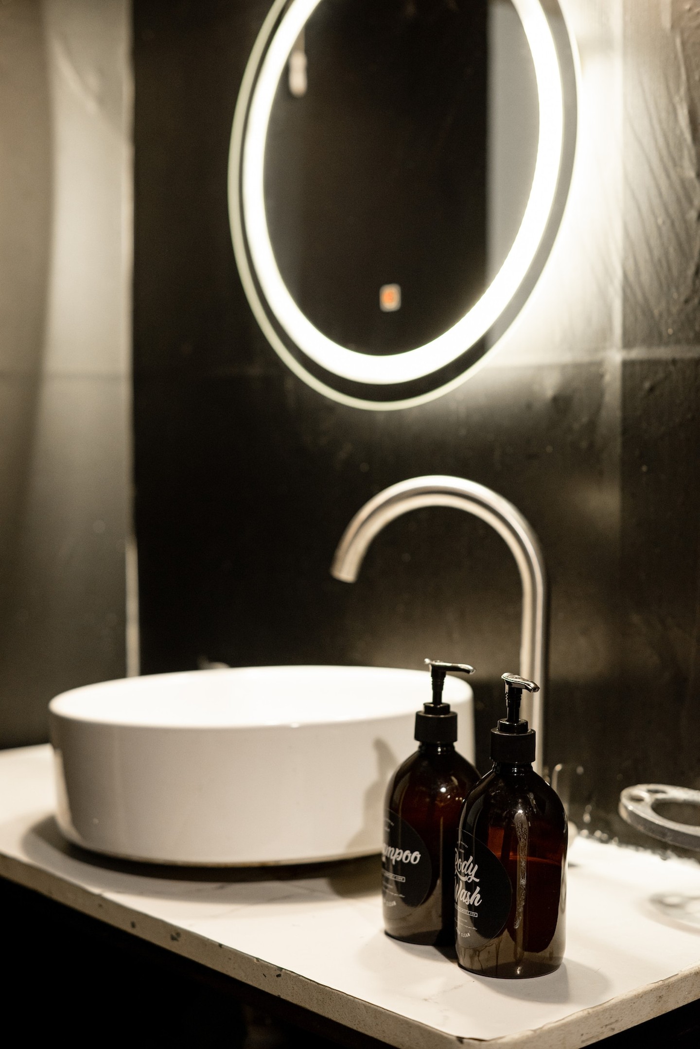 listing_images/b0ef6c4a-17d3-711a-e56b-43f6e8d4fc7c.jpeg