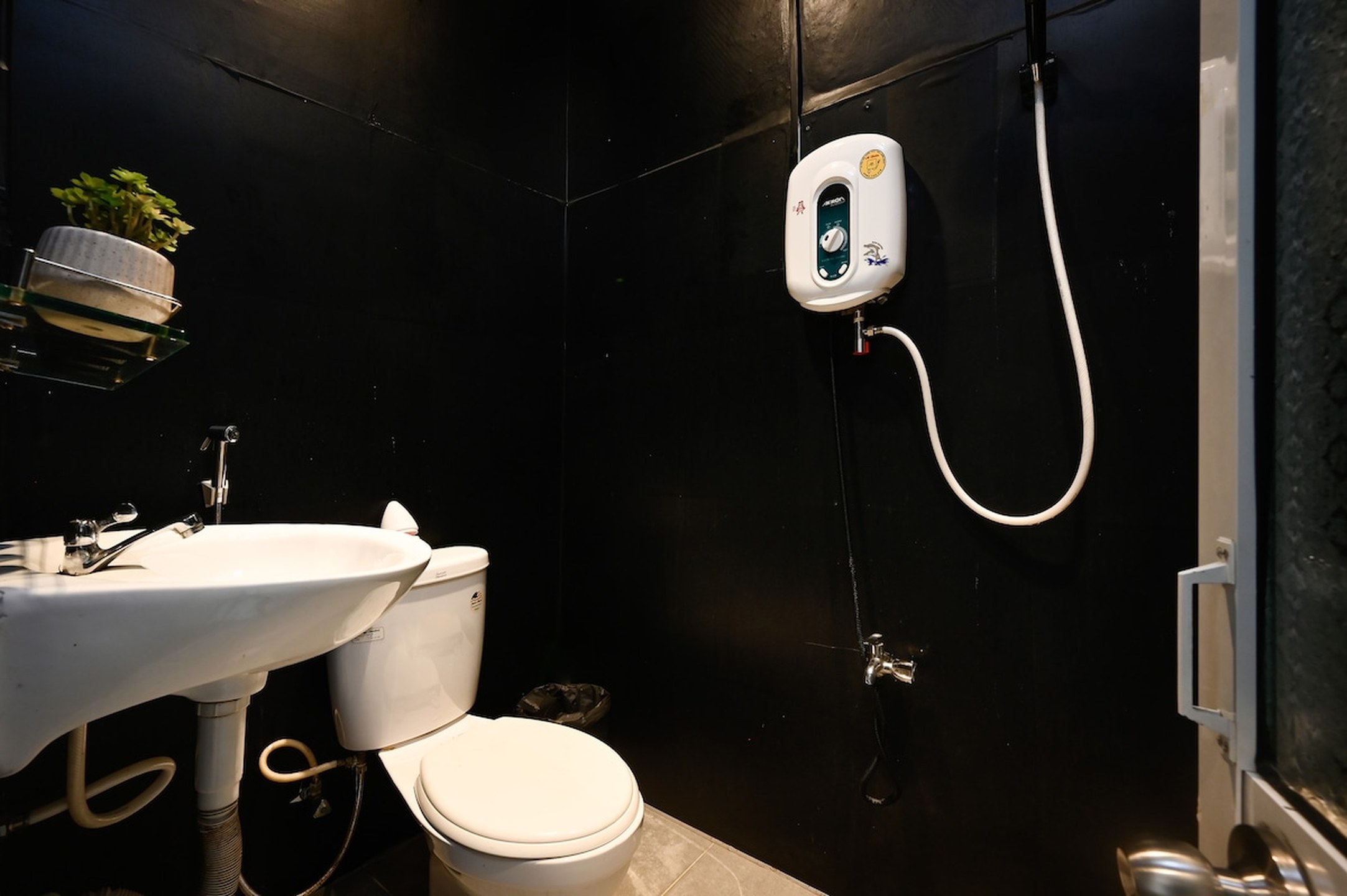listing_images/c7455fa5-87c0-60d4-7518-e1be8135d4b6.jpeg