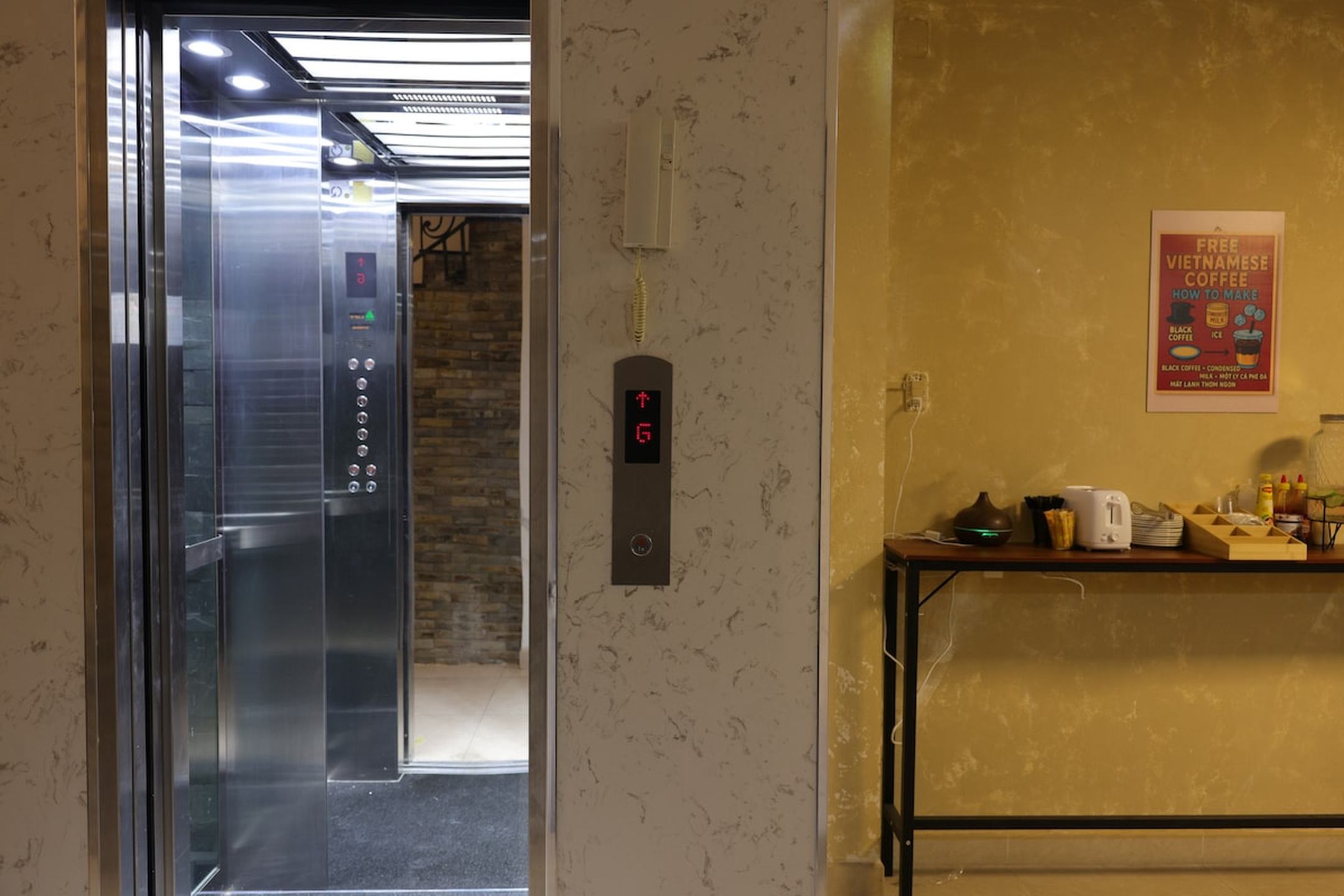listing_images/dbd7ae77-0cdd-297e-3859-e59c70db25fc.jpeg