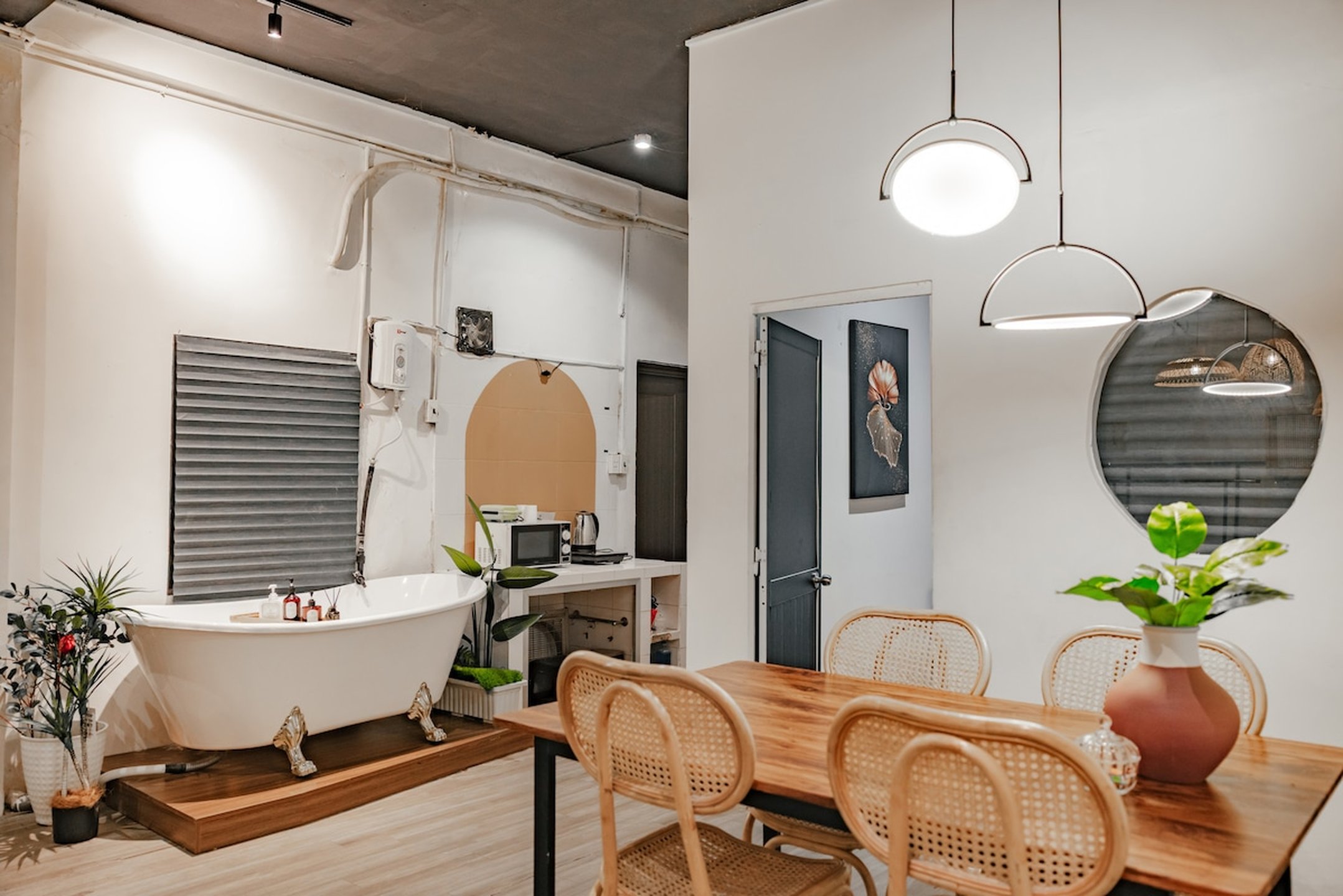 listing_images/e65b77d6-9fce-b1ef-c85a-5d1101098c8a.jpeg