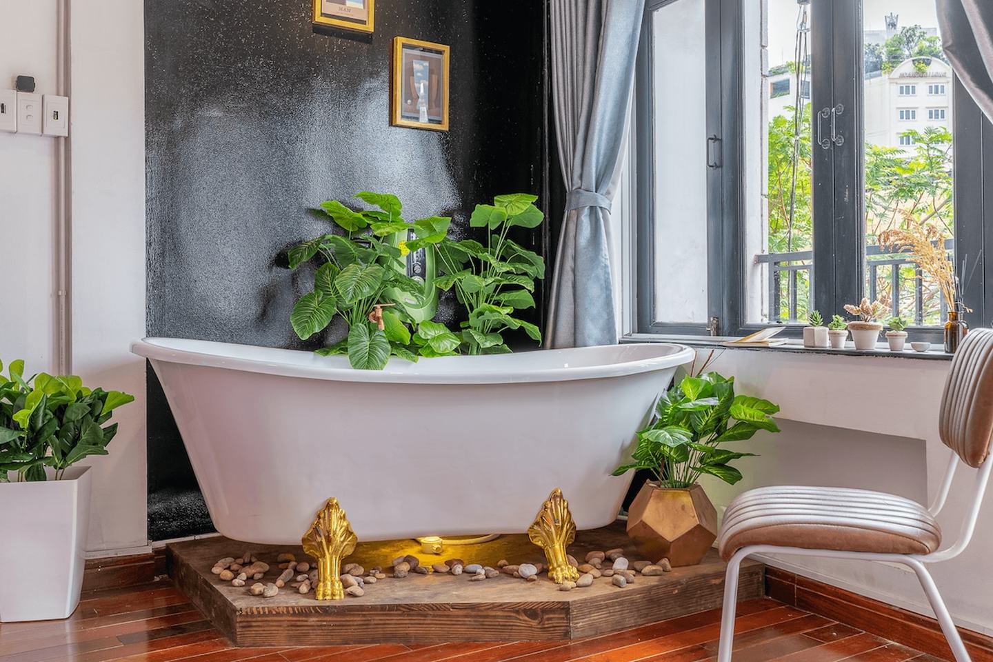 listing_images/e86790d3-3736-5e81-bc29-4e300a7d08db.png