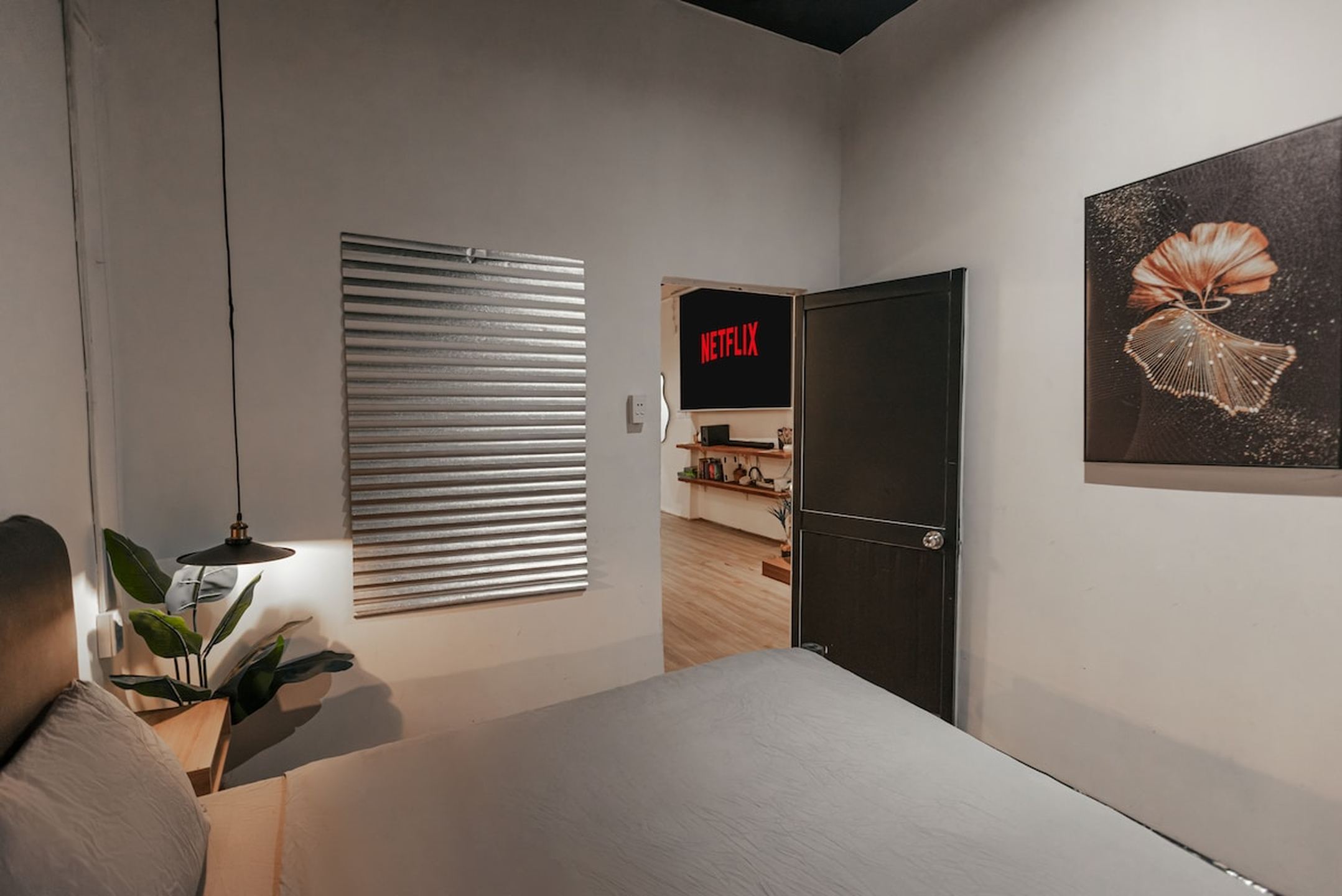 listing_images/ed7c3d30-1ff3-8964-775e-ce15b0e9d343.jpeg