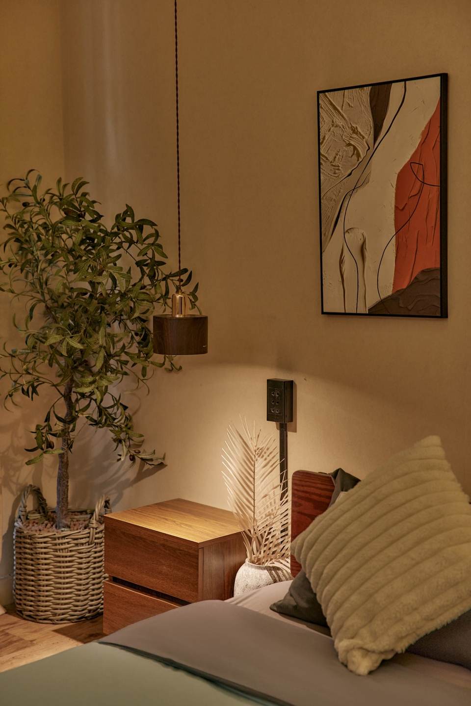 listing_images/efbdec94-7a3c-df48-d72f-0b81047521db.jpeg