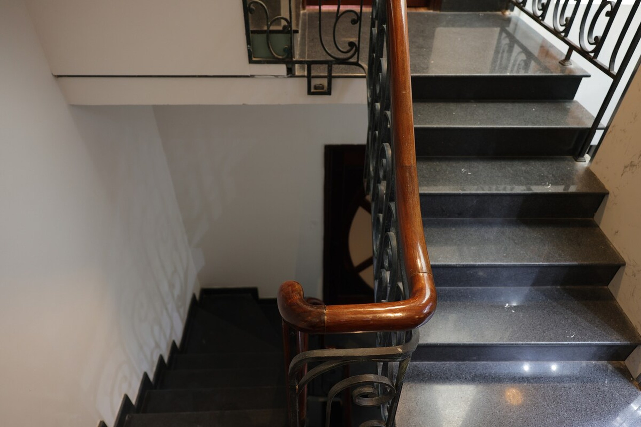 listing_images/f4f6890a-31e2-39db-058f-cc3648203740.jpeg