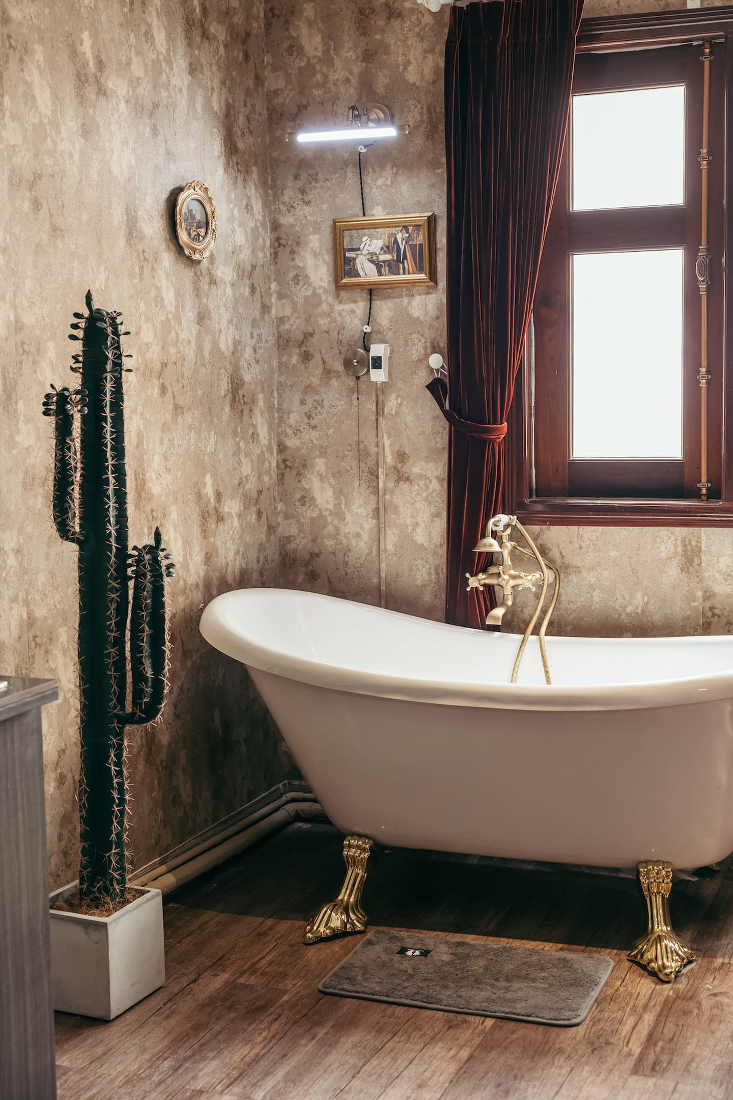 listing_images/f5710072-5313-e458-2cdd-7b6e5bc948fa.jpeg